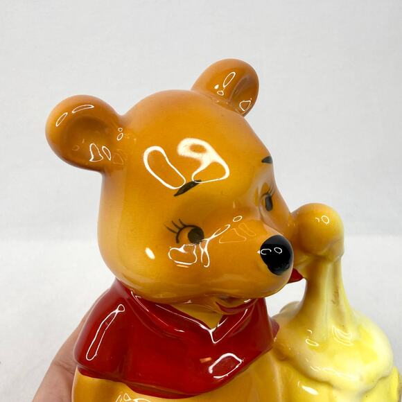 Vintage Winnie The Pooh Made In Japan Porcelain Figurine- Pooh w/ Hunny Pot - Picture 5 of 5